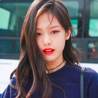 Han Sung Min adalah seorang model sebelum jadi artis drakor (drama korea). Ia pun jadi perbincangan netizen Korea karena punya wajahnyang seperti hybrid atau gabungan dua artis KPop Jennie Blackpink dan Sulli karena foto ini. Foto: Instagram @sungmin_h_01