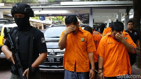 Polisi Bekuk Pengedar Sabu Jaringan Jakarta-Batam-Malaysia