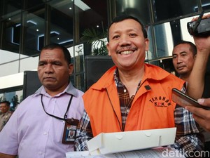 Eks Sekda Jabar Iwa Karniwa: Batal Nyagub Berujung Tuntutan 6 Tahun Bui