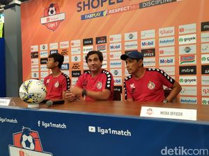Pelatih Baru Lecut Motivasi Pemain Semen Padang