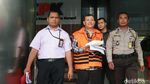 Berompi Tahanan, Iwa Karniwa Diperiksa Terkait Suap Meikarta