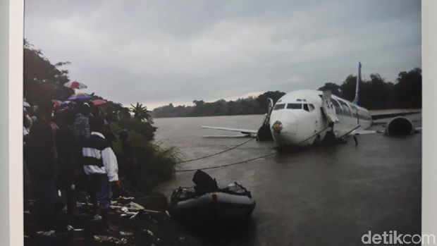 'Air Mata Air Bengawan', Kritikan Lewat Pameran Foto di Solo