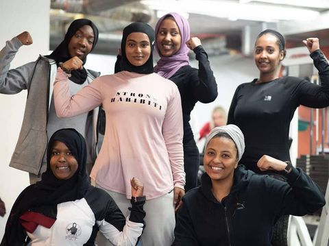 Pelatih Fitness Ini Jadi Model Nike Berhijab Pertama di Inggris