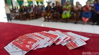 Untuk keluarga di daerah sulit, bantuan pokoknya Rp 1 juta per tahun. Bantuan pokok ini diberikan pada pencairan tahap pertama.