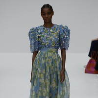 Fashion show koleksi busana terbaru Carolina Herera yang diperagakan di New York Fashion Week Spring 2020, Garden of the Battery, New York. Senin (9/9/2019). Photo by Fernanda Calfat/Getty Images