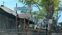 Untuk mencapai pantai yang berada di kawasan Kecamatan Rote Timur ini wisatawan dapat mengenakan mobil dari pusat Kota Baa dengan waktu tempuh sekitar 2 jam perjalanan. Meski begitu, para wisatawan tak perlu takut kehilangan arah karena sejumlah papan penanda jalan telah tersedia untuk menunjukkan lokasi pantai tersebut.