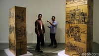 Mereka berasal dari dalam dan luar negeri.