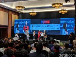 Perjalanan Robot Sophia Sampai Diajak Kencan Menkominfo