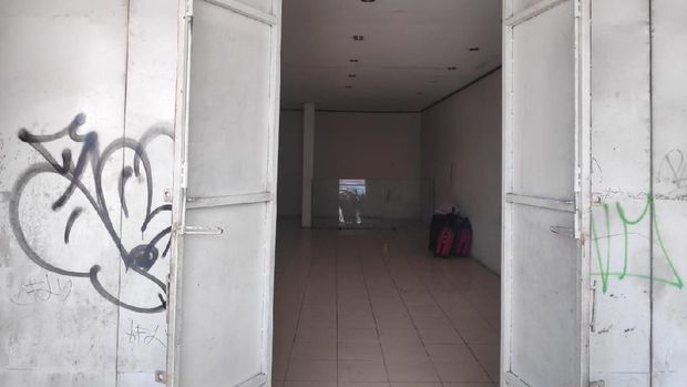 Saat digeledah, kantor Damtour kosong melompong
