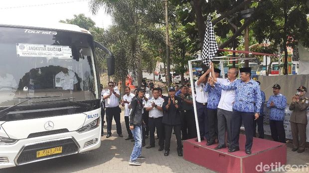 Angkot Citeurep-Cimindi dan Bus Kertajati Resmi Beroperasi di Cimahi