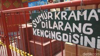 Bangunannya di keliling tembok. Warna merah dan putih mendominasi bangunan tua bersejarah itu. Di halaman Klenteng terdapat patung Nabi Guan Panglima Sejati serta sumur keramat, yang disebut juga Sumur Kahuripan. (Foto: Sudirman Wamad/detikcom)