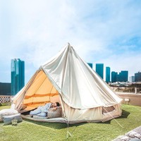 Alex yang juga suka traveling kemudian memadukan kedua hobinya itu. Dia pun memutuskan berbagi pengalaman menginap di hotel dan tempat paling mewah yang tersebar di berbagai belahan dunia. Foto: Instagram/@followthenap