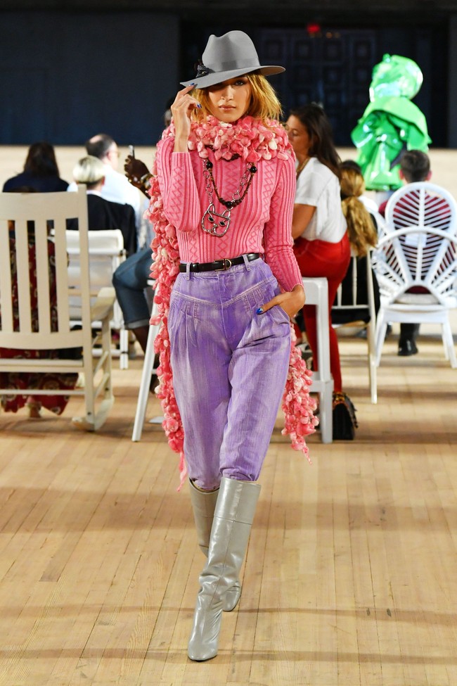 Marc Jacobs memperagakan fashion show koleksi terbarunya di Park Avenue Armory, New York Fashion Week Spring 2020, New York. Rabu(11/11/2019). Photo by Slaven Vlasic/Getty Images.