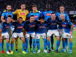 Dengan hasil ini, Napoli menempati posisi dua klasemen Grup E dengan tiga poin, hanya kalah selisih gol dari RB Salzburg. Salzburg di saat yang sama memetik kemenangan 6-2 atas Genk. Reuters/Andrew Couldridge.