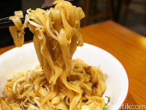 5 Tempat Buka Puasa di Wolter Monginsidi, Menunya Kwetiau Pontianak hingga Ayam Betutu