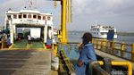 Geliat Aktivitas Pelabuhan Ferry Karianggau - Penajam