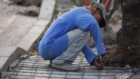 Kepala Seksi Kelengkapan Prasarana Jalan dan Jaringan Utilitas, Sudin Bina Marga Jakarta Timur, Anto Marpaung mengatakan, perbaikan trotoar di Jl I Gusti Rai terbagi dalam dua titik.