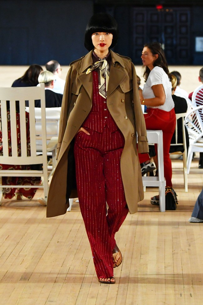 Marc Jacobs memperagakan fashion show koleksi terbarunya di Park Avenue Armory, New York Fashion Week Spring 2020, New York. Rabu(11/11/2019). Photo by Slaven Vlasic/Getty Images.