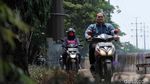 Terlalu, Trotoar Daan Mogot Dibajak Para Pemotor Nakal