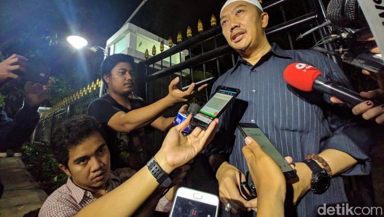 Jadi Tersangka KPK, Menpora Imam Nahrawi: Saya Berharap Ini Tak Politis Jadi Tersangka KPK, Menpora Imam Nahrawi: Saya Berharap Ini Tak Politis