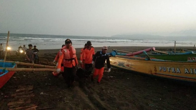 Satu Nelayan Hilang Di Pantai Lengkong Cilacap Ditemukan Tewas