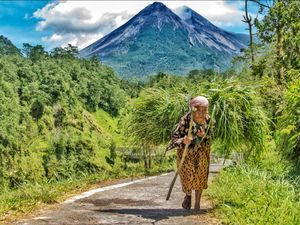 perempuan tangguh lereng merapi