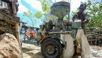 Jakcson menerima uang jasa penggilingan sebesar Rp. 10.000/30 kg beras yang dihasilkan.
