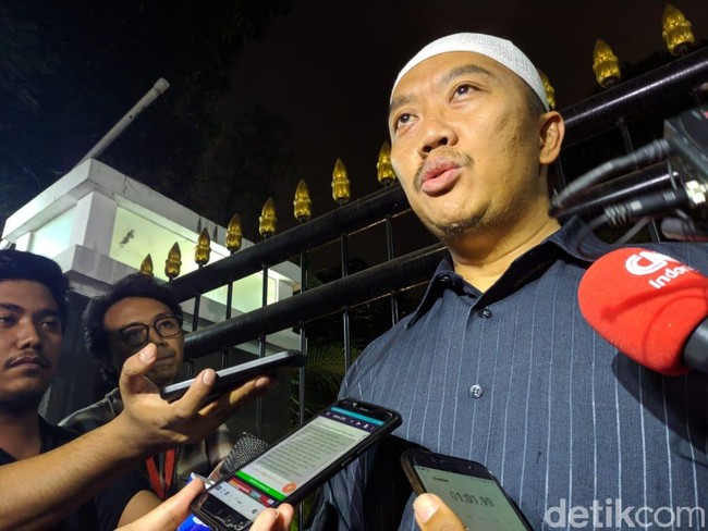 Berita Populer: Tunggangan Imam Nahrawi, Mobil Mewah Nunggak Pajak