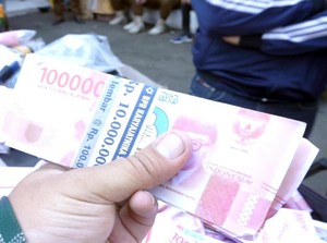 Uang Doraemon 2 Miliar Dibakar Kejari Sukabumi