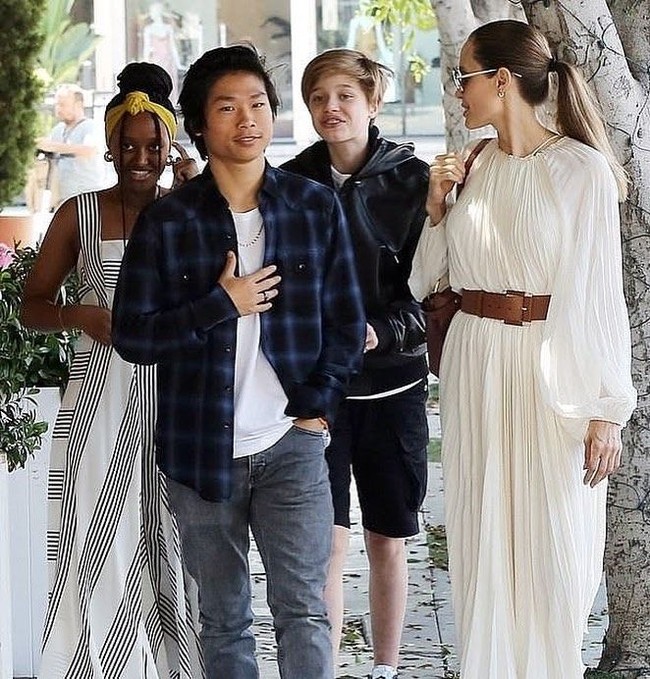 “Mereka adalah orang-orang terdekat saya dan dalam hidup saya, dan mereka adalah teman dekat saya, kata aktris 48 tahun ini, seperti dikutip dari Pagesix. Foto: Istimewa