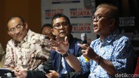Abdul Fickar Hadjar memberikan pemaparan.