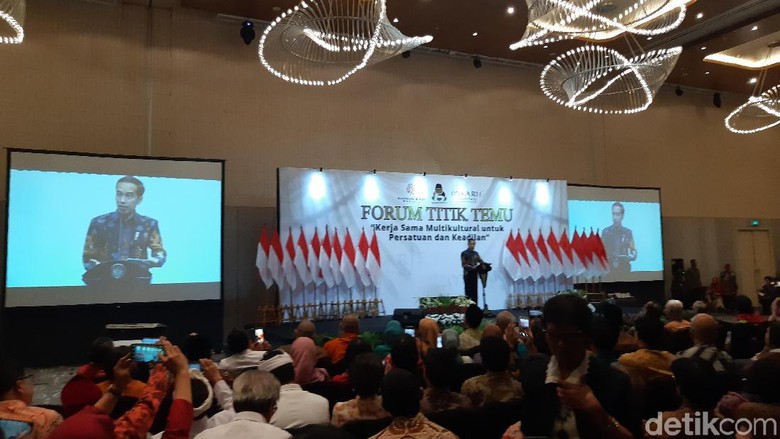 Jokowi Minta RI Belajar Toleransi dari UEA: Jangan Antek Asing, Aseng Jokowi Minta RI Belajar Toleransi dari UEA: Jangan Antek Asing, Aseng