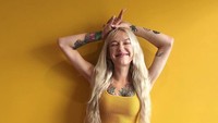 Paul ketahuan memfollow dan kerap memberikan likes pada instagram model seksi berusia 26 tahun itu. Dok. Instagram/chronicflowers