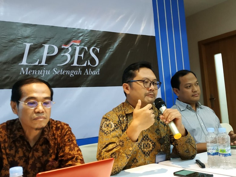 RUU KPK Disahkan, Dosen Paramadina Anggap Jokowi Gali Kubur Sendiri RUU KPK Disahkan, Dosen Paramadina Anggap Jokowi Gali Kubur Sendiri