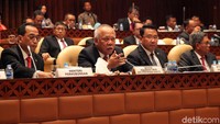 Dalam kesempatan tersebut turut hadir Menteri Pembangunan Umum dan Perumahan Rakyat Basuki Hadimuljono.