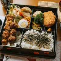 Ada Ayam Goreng dan Es Latte Enak Menanti di Dekat Halte Dukuh Atas