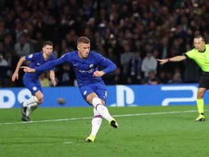 Bela Barkley, Azpilicueta: Ia Penendang Penalti Terbaik Chelsea