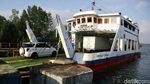 Geliat Aktivitas Pelabuhan Ferry Karianggau - Penajam