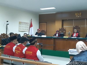 Dituntut 1,5 Tahun, 3 Terdakwa Pungli Korban Tsunami Minta Dibebaskan