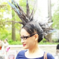 Liberty Spikes populer di era 90-an, dan terinspirasi dari budaya punk. Untuk sehari-hari gaya rambut ini akan membuat penampilanmu terlihat aneh. Kabarnya perlu waktu dua jam dan beberapa botol gel untuk menciptakan rambut seperti ini. Foto: Istimewa