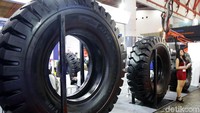 Produk ban juga memeriahkan Indonesia Energy and Engineering Series Exhibition.