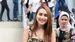 Summer Vibes! Gaya Kompak Ayu Ting Ting dan Bilqis