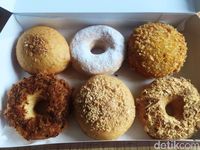 Ada Ayam Goreng dan Es Latte Enak Menanti di Dekat Halte Dukuh Atas