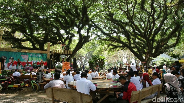 Banyuwangi Gelar Bursa Inovasi Desa 2019 di Wisata Hutan Djawatan Banyuwangi Gelar Bursa Inovasi Desa 2019 di Wisata Hutan Djawatan