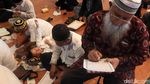 1.500 Warga Bandung Tulis Mushaf Alquran dan Kalibrasi Arah Kiblat