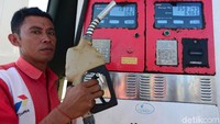 SPBU BBM Satu Harga di Rote Ndao ini memiliki sarfas kapasitas tangki pendam untuk Premium 40 KL, Solar 20 Kl dan Pertalite 20 KL. Sementara layanan di SPBU ini terdiri dari 8 nozzle, sebanyak 4 nozzle untuk Premium, 2 nozzle Solar dan 2 nozzle Pertalite dengan kapasitas sampai 50 KL/bulan.