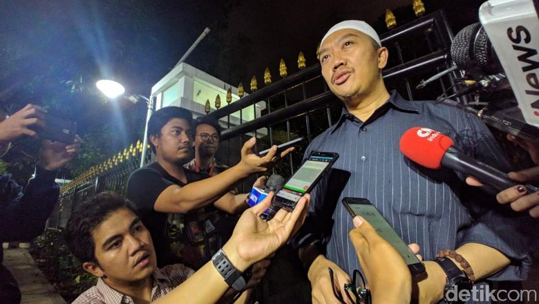Menpora Konsultasi ke Jokowi soal Nasib Jabatan Usai Jadi Tersangka KPK Menpora Konsultasi ke Jokowi soal Nasib Jabatan Usai Jadi Tersangka KPK