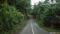 Kini baik warga maupun turis dapat menikmati pulau ini dengan infrastrukturnya yang baik.