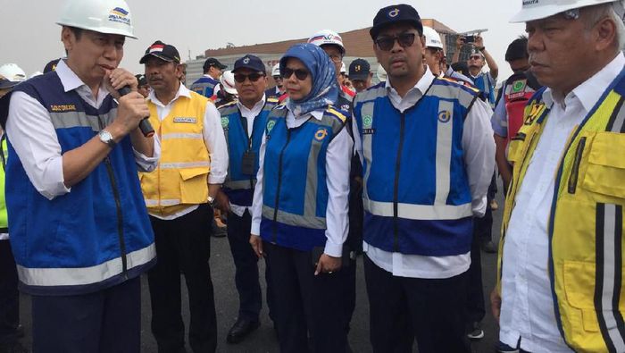 Foto: Menteri PUPR Basuki Hadimuljono Panto Tol Japek Layang (Vadhia Lidyana/detikFinance) Foto: Menteri PUPR Basuki Hadimuljono Panto Tol Japek Layang (Vadhia Lidyana/detikFinance)
