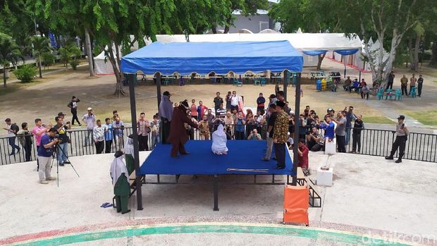 3 Pasangan Mesum di Banda Aceh Dicambuk di Lokasi Wisata